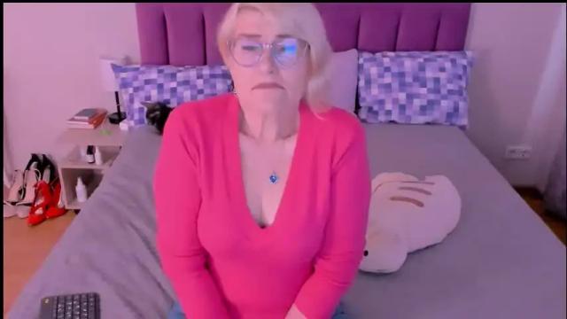 Image 7 of sabrinamacmarren Stream on Chaturbate on 11 days ago