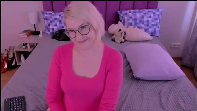Image 6 of sabrinamacmarren Stream on Chaturbate on 7 days ago