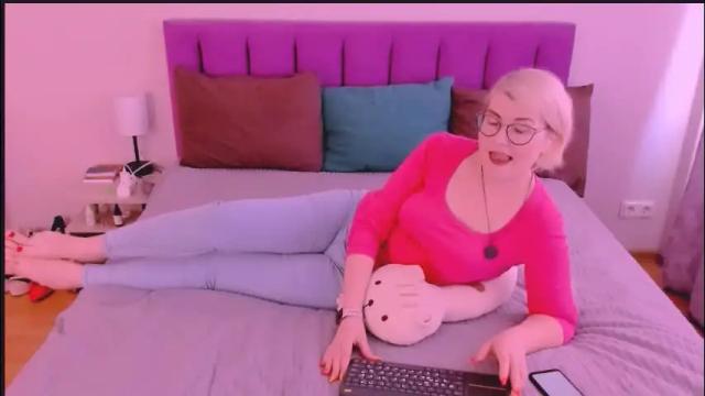 Image 8 of sabrinamacmarren Stream on Chaturbate on 1 month ago
