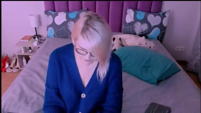 Image 7 of sabrinamacmarren Stream on Chaturbate on 22 days ago