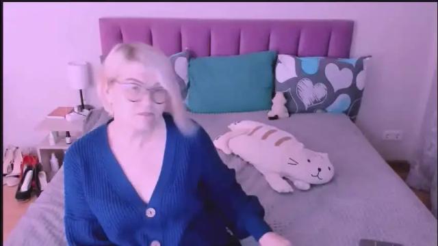 Image 7 of sabrinamacmarren Stream on Chaturbate on 18 days ago