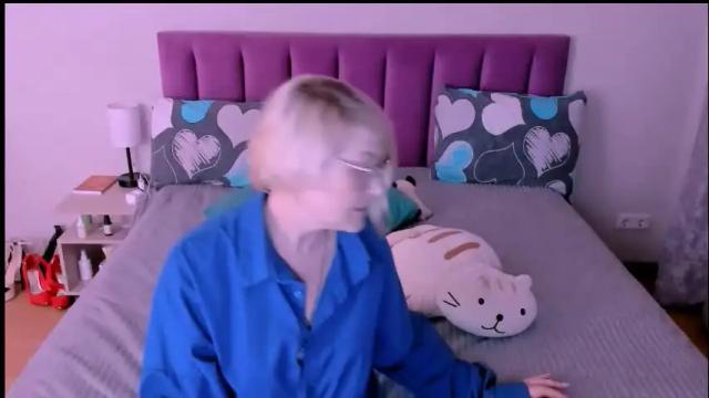 Image 11 of sabrinamacmarren Stream on Chaturbate on 13 days ago