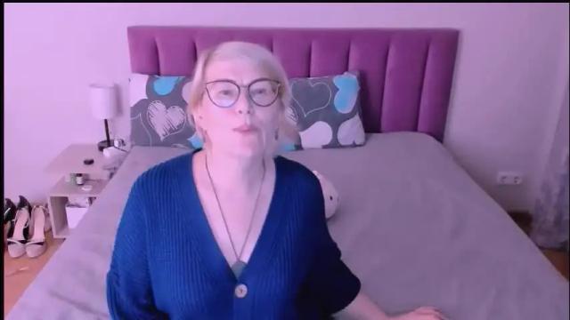 Image 2 of sabrinamacmarren Stream on Chaturbate on 9 days ago