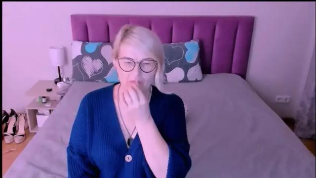Image 6 of sabrinamacmarren Stream on Chaturbate on 9 days ago