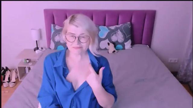 Image 7 of sabrinamacmarren Stream on Chaturbate on 7 days ago