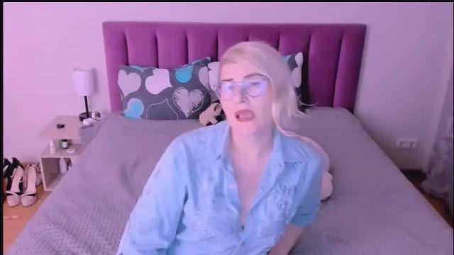 Image 7 of sabrinamacmarren Stream on Chaturbate on 6 days ago
