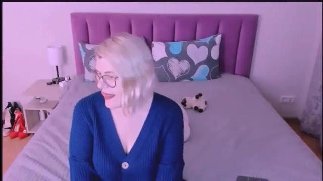 Image 10 of sabrinamacmarren Stream on Chaturbate on 4 days ago