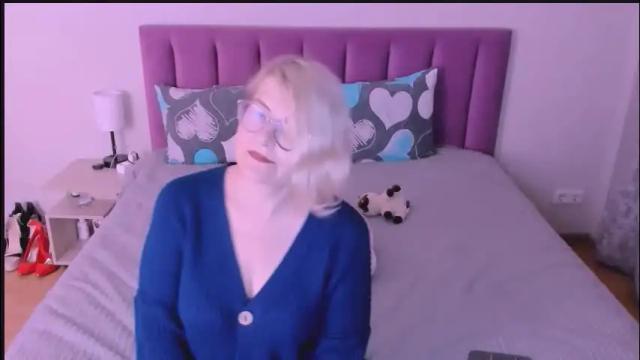 Image 11 of sabrinamacmarren Stream on Chaturbate on 4 days ago