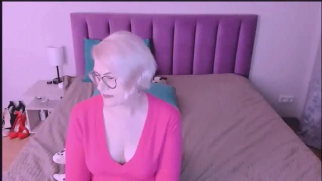 Image 2 of sabrinamacmarren Stream on Chaturbate on 1 month ago