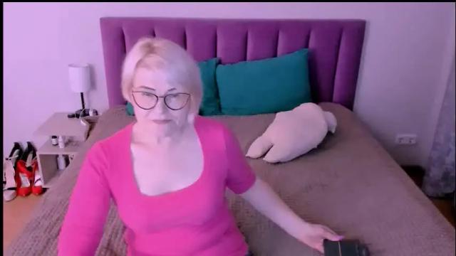 Image 7 of sabrinamacmarren Stream on Chaturbate on 1 month ago