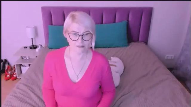 Image 3 of sabrinamacmarren Stream on Chaturbate on 1 month ago