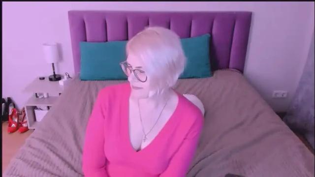 Image 8 of sabrinamacmarren Stream on Chaturbate on 1 month ago