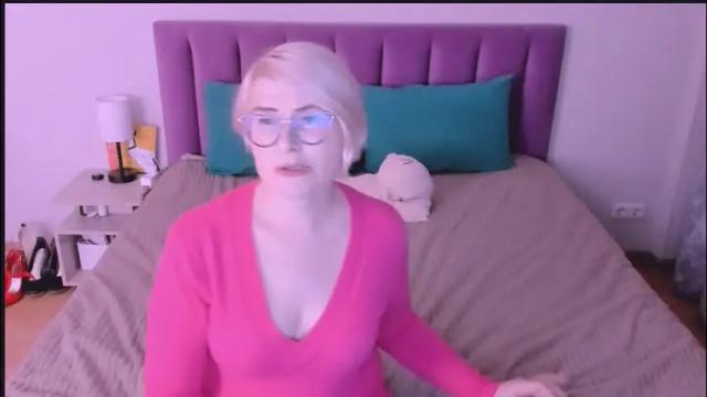 Image 7 of sabrinamacmarren Stream on Chaturbate on 1 month ago