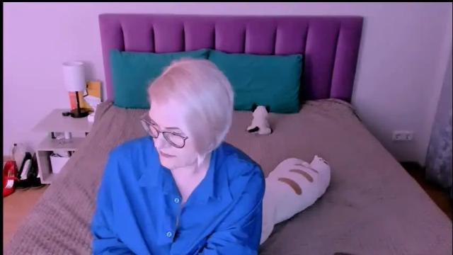 Image 2 of sabrinamacmarren Stream on Chaturbate on 1 month ago