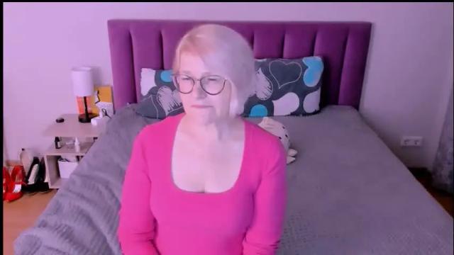 Image 11 of sabrinamacmarren Stream on Chaturbate on 1 month ago