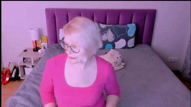 Image 4 of sabrinamacmarren Stream on Chaturbate on 1 month ago