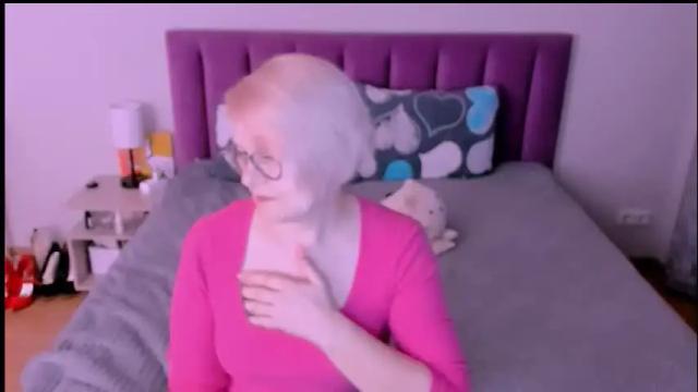 Image 8 of sabrinamacmarren Stream on Chaturbate on 1 month ago