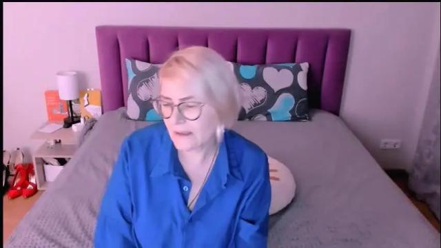 Image 11 of sabrinamacmarren Stream on Chaturbate on 11 days ago