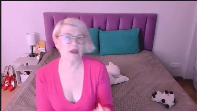 Image 4 of sabrinamacmarren Stream on Chaturbate on 9 days ago