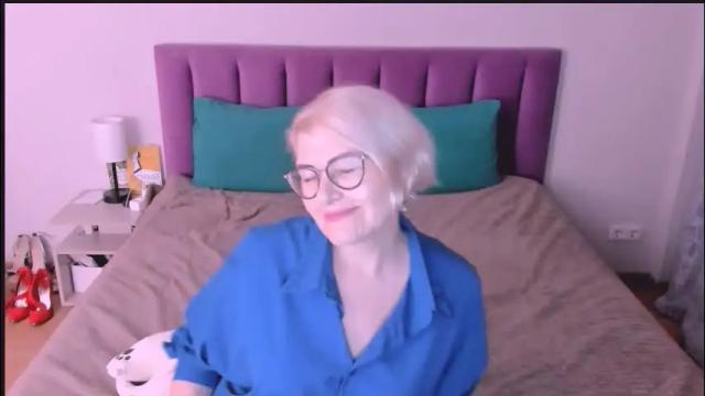 Image 2 of sabrinamacmarren Stream on Chaturbate on 8 days ago