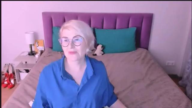 Image 3 of sabrinamacmarren Stream on Chaturbate on 8 days ago