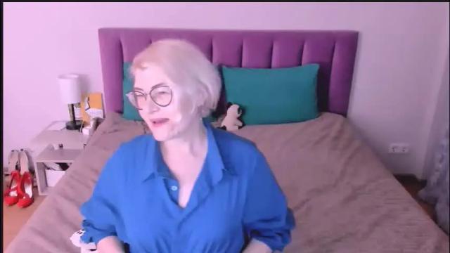 Image 7 of sabrinamacmarren Stream on Chaturbate on 8 days ago