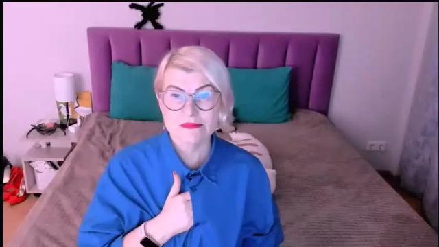 Image 2 of sabrinamacmarren Stream on Chaturbate on 4 days ago