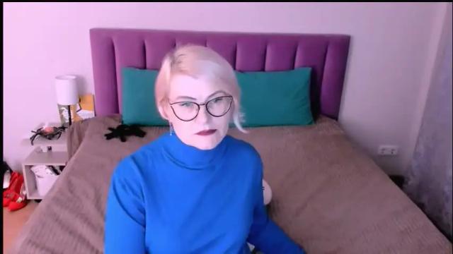 Image 11 of sabrinamacmarren Stream on Chaturbate on 3 days ago