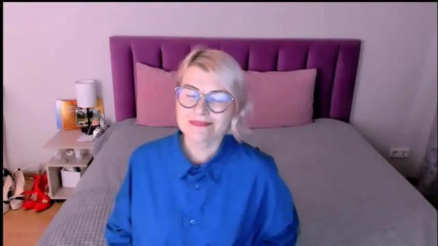 Image 11 of sabrinamacmarren Stream on Chaturbate on 1 month ago