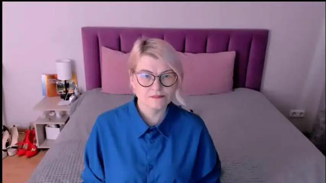 Image 12 of sabrinamacmarren Stream on Chaturbate on 1 month ago