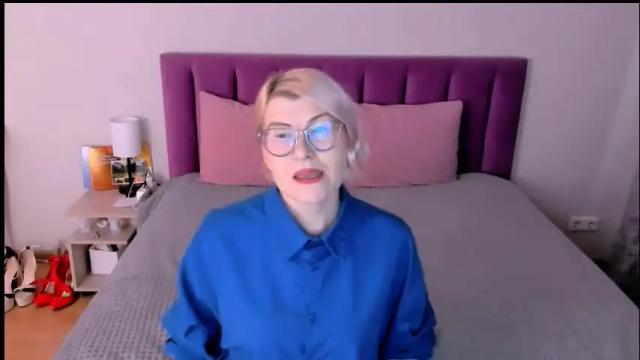 Image 2 of sabrinamacmarren Stream on Chaturbate on 1 month ago