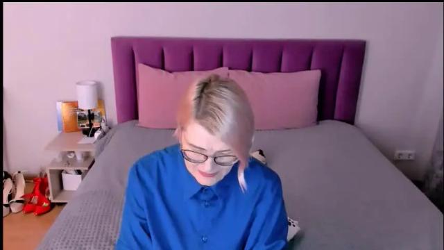 Image 4 of sabrinamacmarren Stream on Chaturbate on 1 month ago