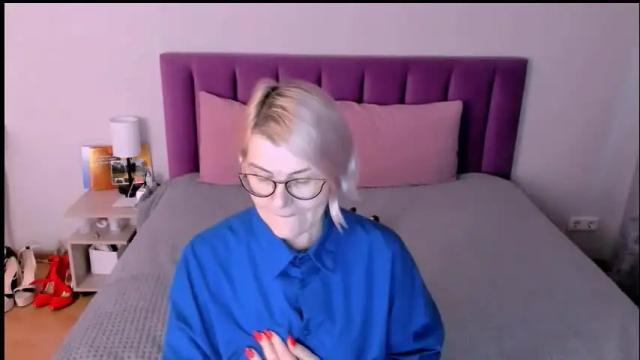 Image 6 of sabrinamacmarren Stream on Chaturbate on 1 month ago