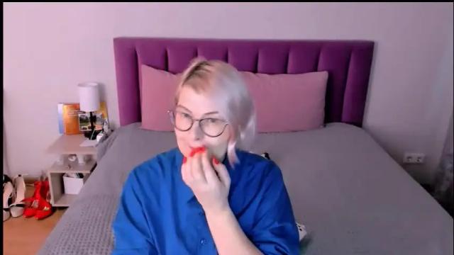 Image 7 of sabrinamacmarren Stream on Chaturbate on 1 month ago