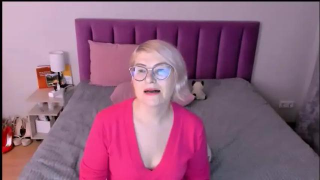 Image 3 of sabrinamacmarren Stream on Chaturbate on 1 month ago