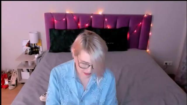 Image 4 of sabrinamacmarren Stream on Chaturbate on 1 month ago