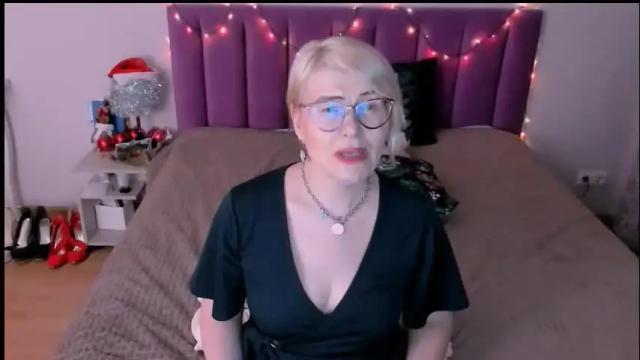 Image 11 of sabrinamacmarren Stream on Chaturbate on 14 days ago