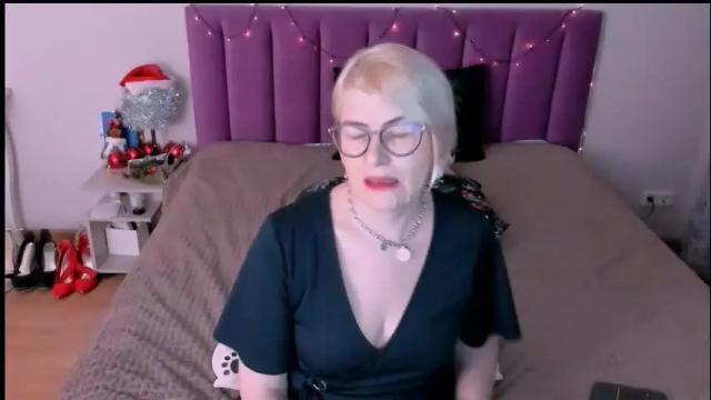 Image 3 of sabrinamacmarren Stream on Chaturbate on 14 days ago