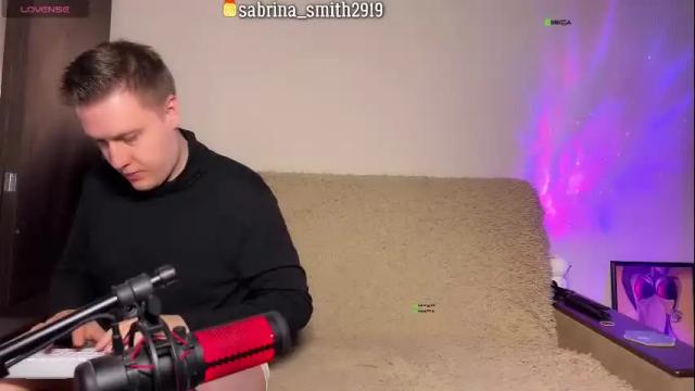 Image 8 of sabrinasmit Stream on Chaturbate on 1 month ago