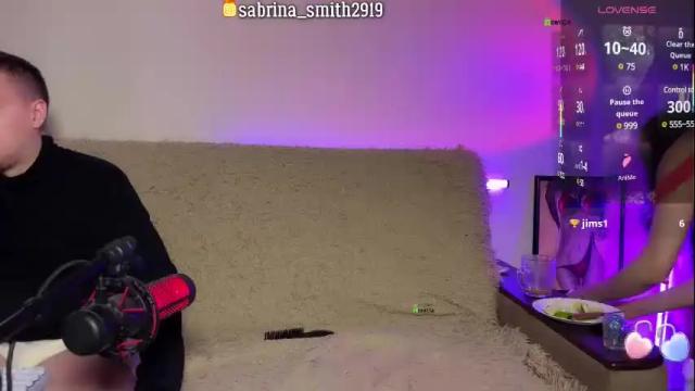 Image 3 of sabrinasmit Stream on Chaturbate on 22 days ago
