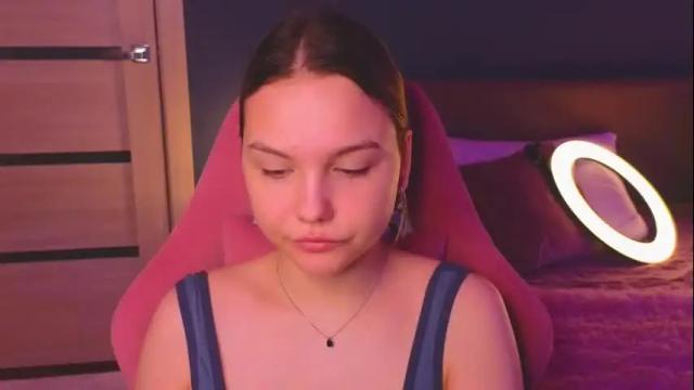 Image 2 of sabrinaspel Stream on Chaturbate on 26 days ago