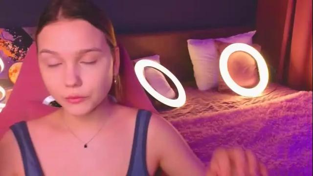 Image 3 of sabrinaspel Stream on Chaturbate on 26 days ago