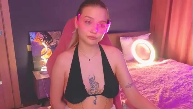 Image 10 of sabrinaspel Stream on Chaturbate on 23 days ago
