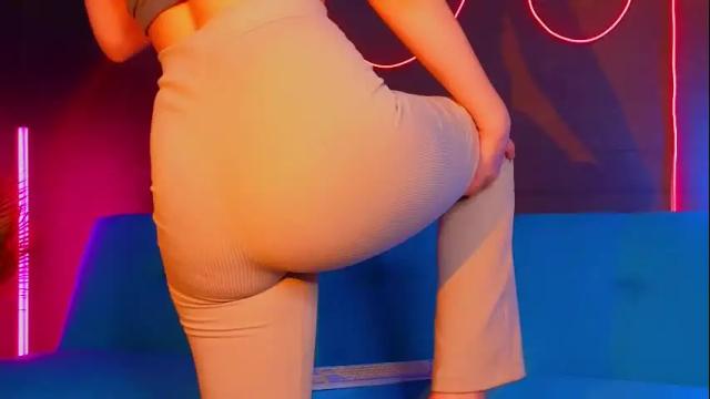 Image 4 of sabrinaspel Stream on Chaturbate on 16 days ago