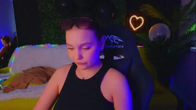 Image 10 of sabrinaspel Stream on Chaturbate on 10 days ago