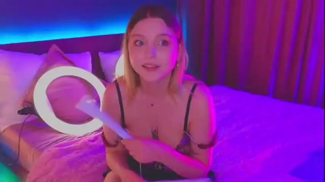 Image 11 of sabrinaspel Stream on Chaturbate on 17 hours ago