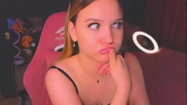 Image 10 of sabrinaspel Stream on Chaturbate on 7 months ago