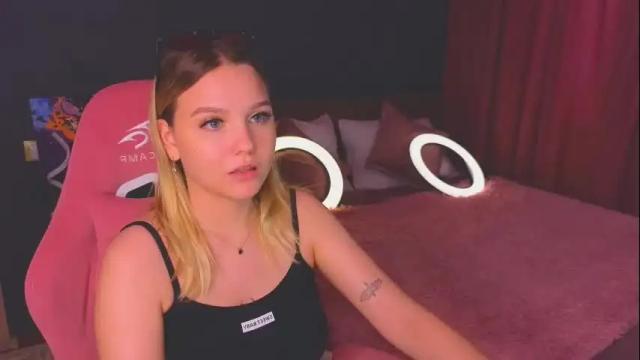 Image 2 of sabrinaspel Stream on Chaturbate on 7 months ago