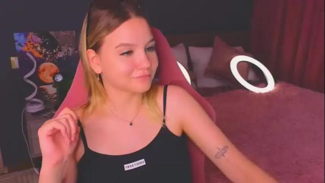 Image 8 of sabrinaspel Stream on Chaturbate on 7 months ago