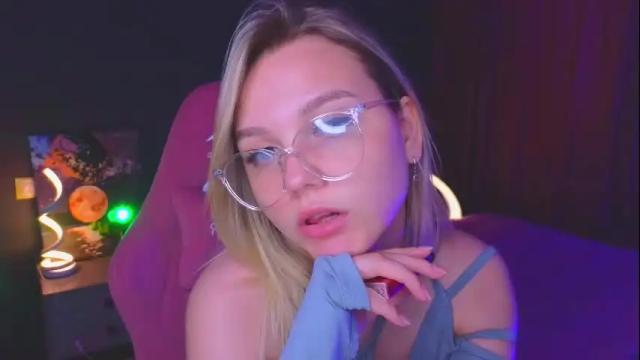 Image 12 of sabrinaspel Stream on Chaturbate on 7 months ago